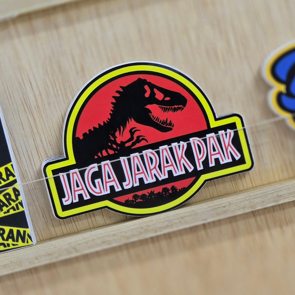 Jaga Jarak Pak – Sticker District